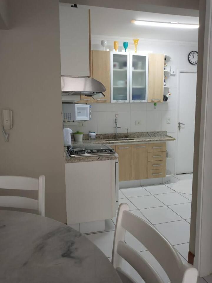 דירות גוארויה Apartamento completo na calçada da praia מראה חיצוני תמונה